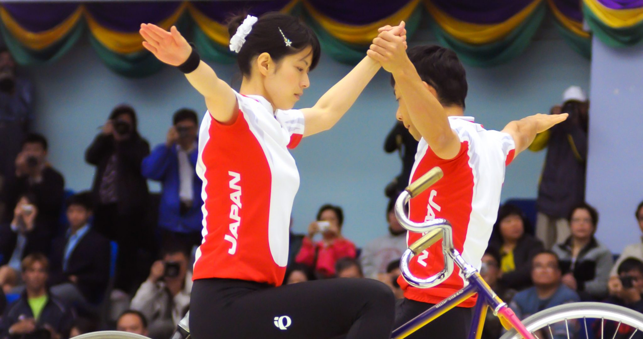 自転車の上で新体操。サイクルフィギュアはどんなスポーツ？|自転車