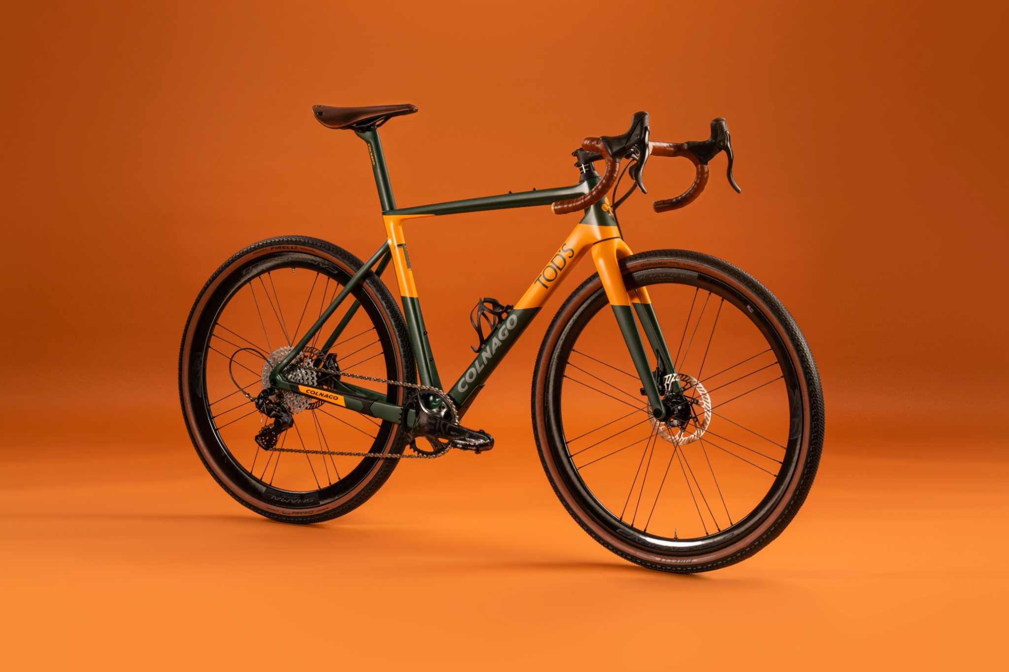 COLNAGO X TOD’S コラボレーションモデル