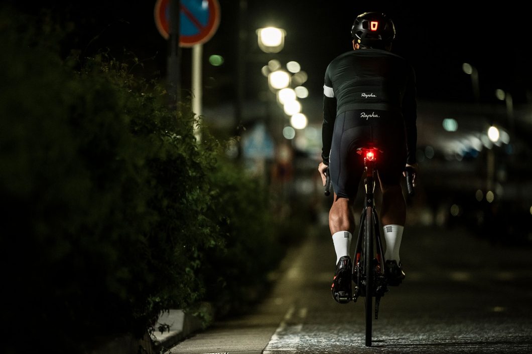 夜間走行イメージ